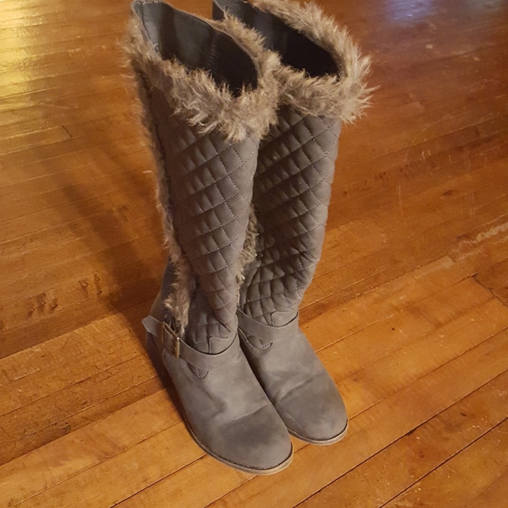 Grey boots